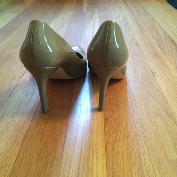 Ann Taylor Taupe Patent Heels 8.5 M - Picture 5 of 9